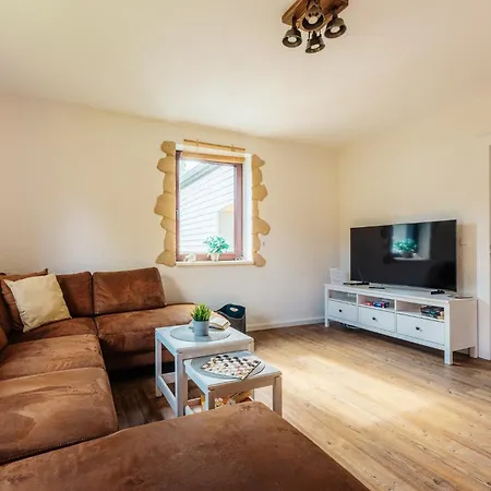 Holiday home Falkennest